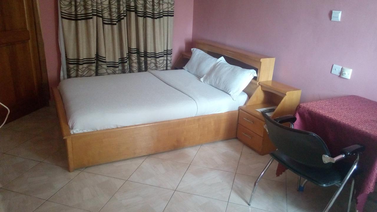 Brookvale Hotel Weija Exterior photo